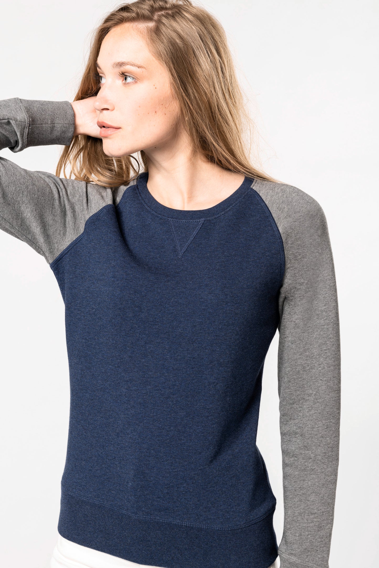Tweekleurige damessweater BIO ronde hals raglanmouwen